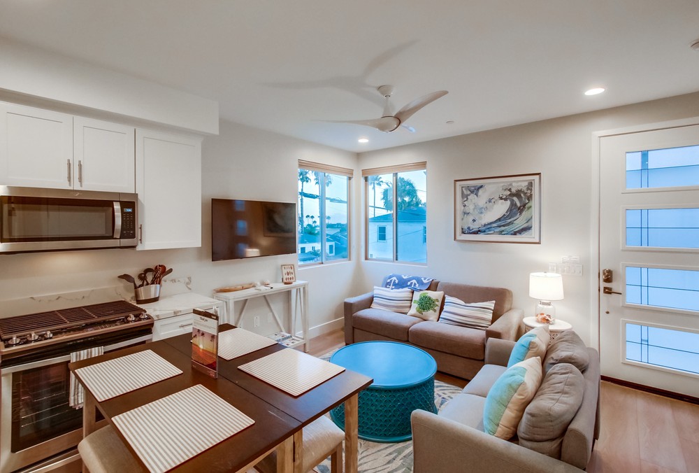 Virtual tour photo 14 of 43 for 857 Sapphire St