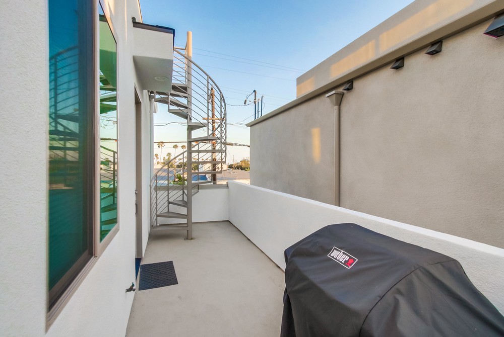 Virtual tour photo 32 of 43 for 857 Sapphire St