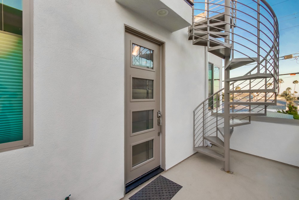 Virtual tour photo 33 of 43 for 857 Sapphire St