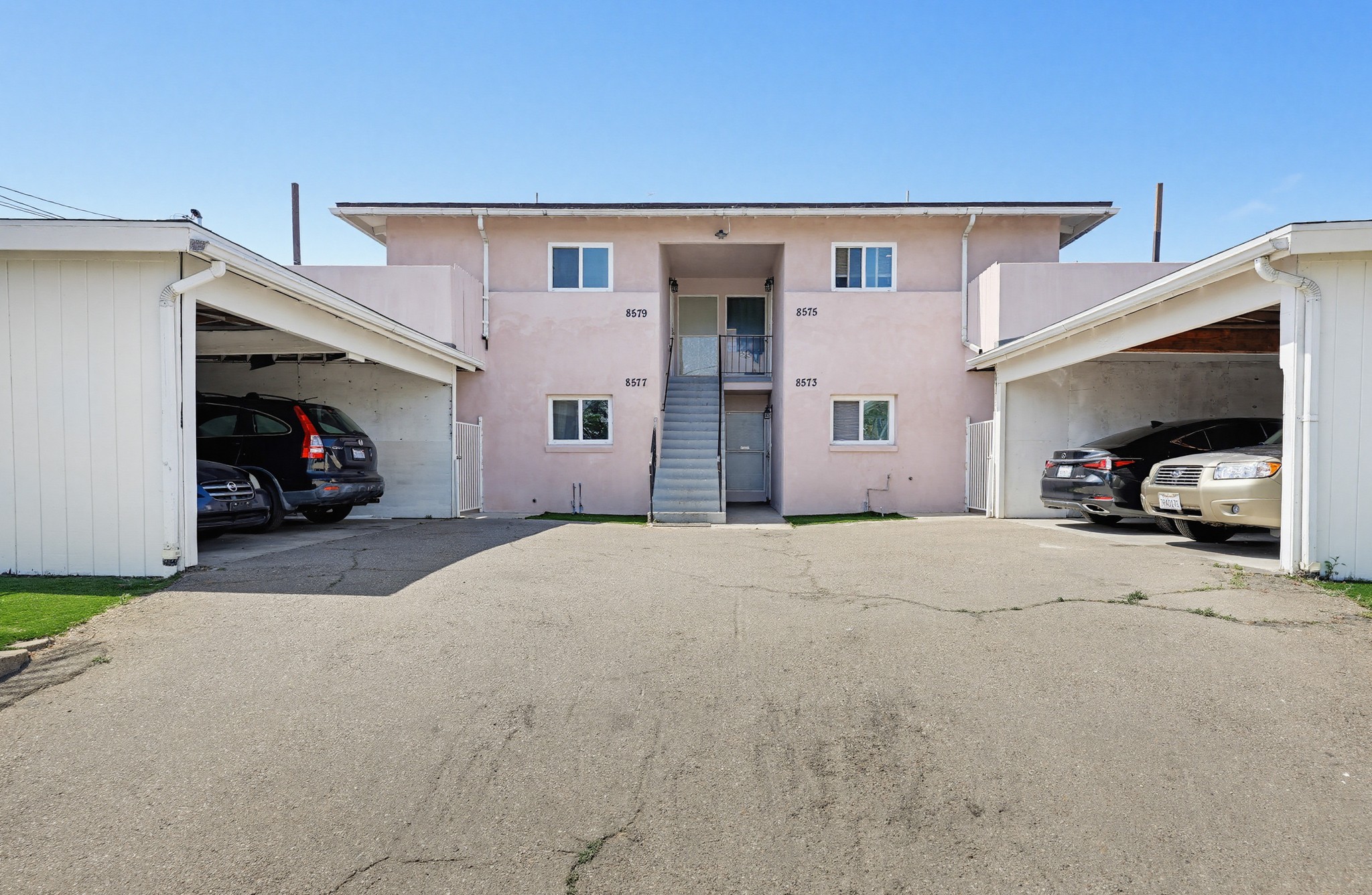 Virtual tour photo 10 of 115 for 8573-79 Glenhaven St