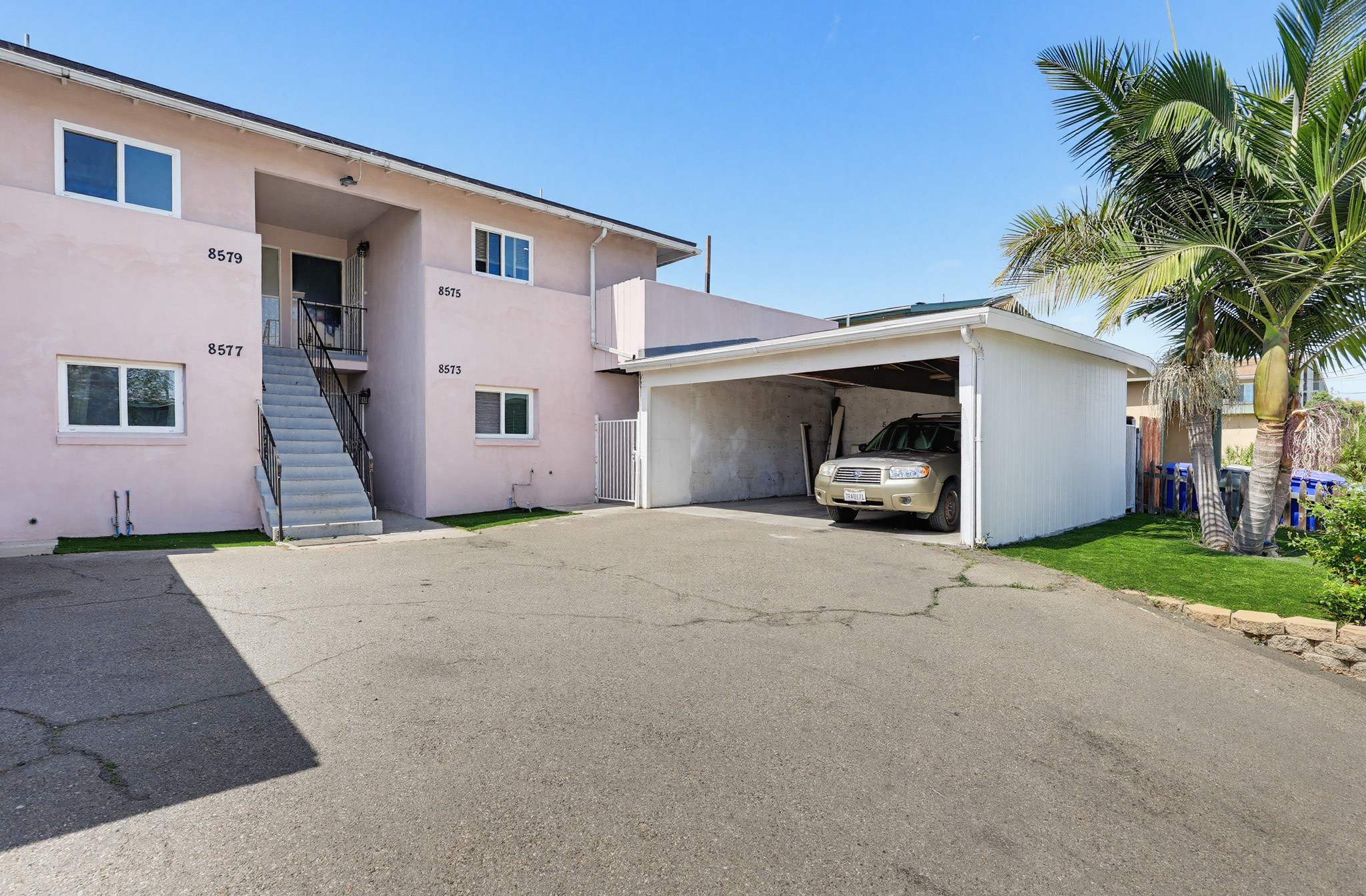 Virtual tour photo 11 of 115 for 8573-79 Glenhaven St