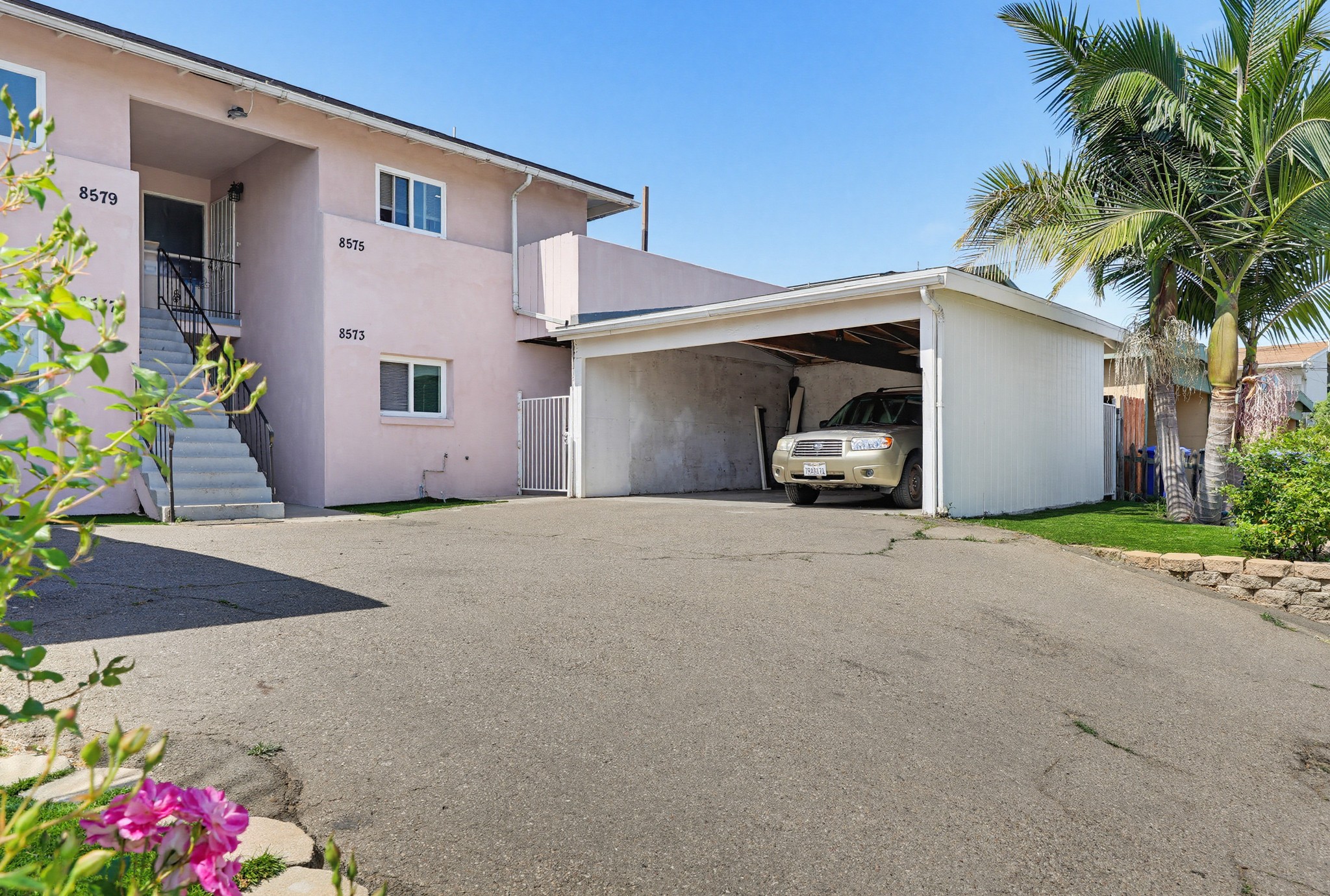 Virtual tour photo 13 of 115 for 8573-79 Glenhaven St