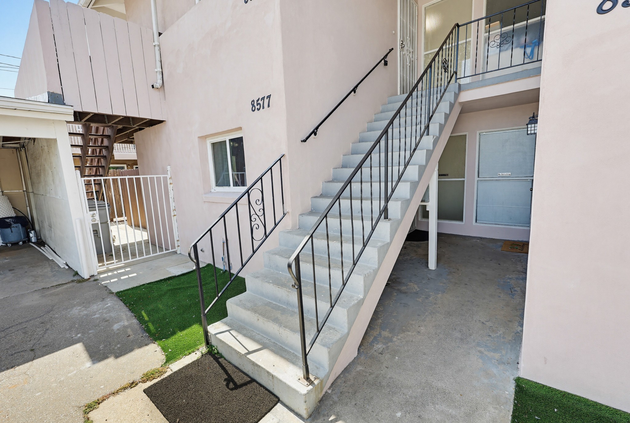 Virtual tour photo 17 of 115 for 8573-79 Glenhaven St