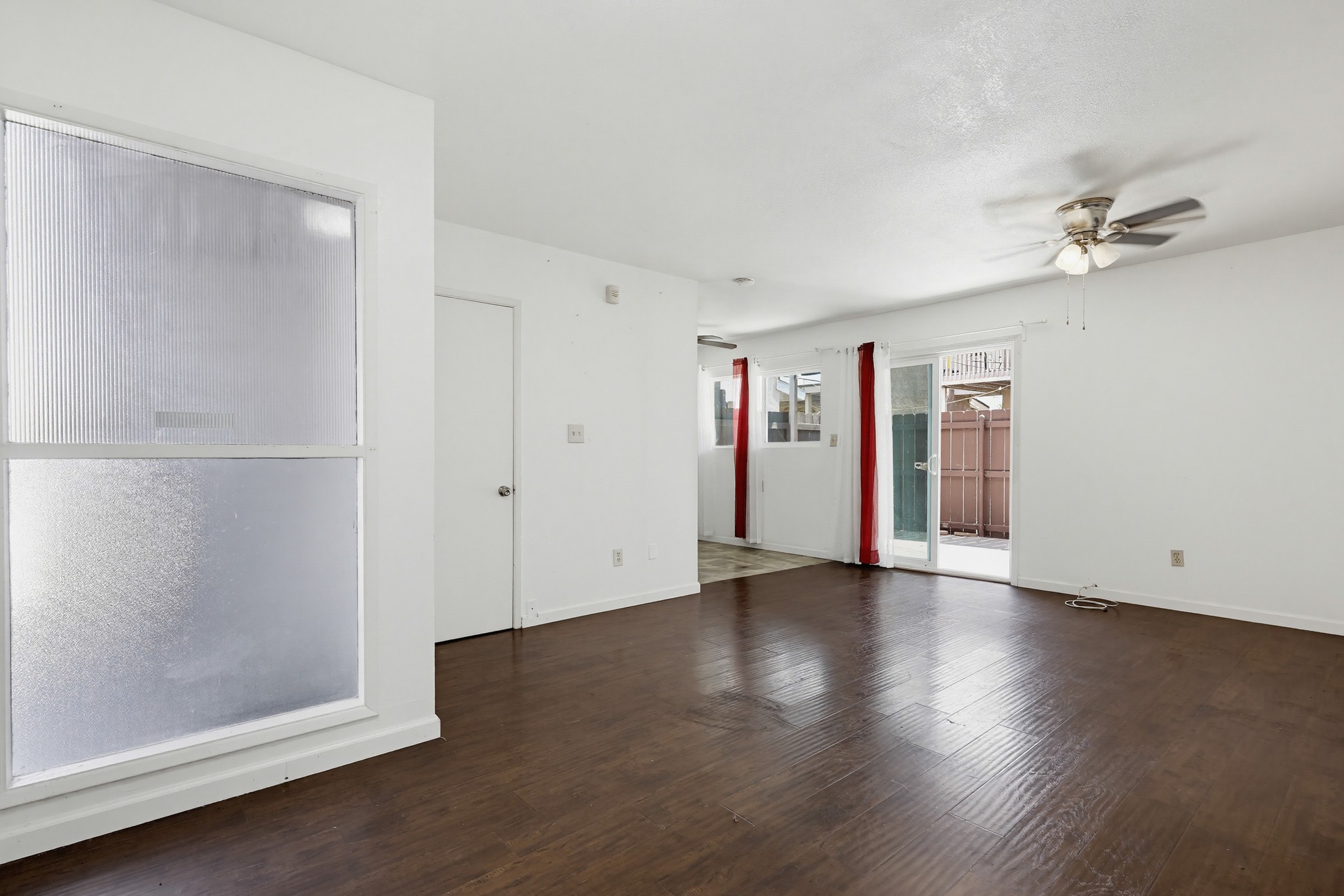 Virtual tour photo 73 of 115 for 8573-79 Glenhaven St