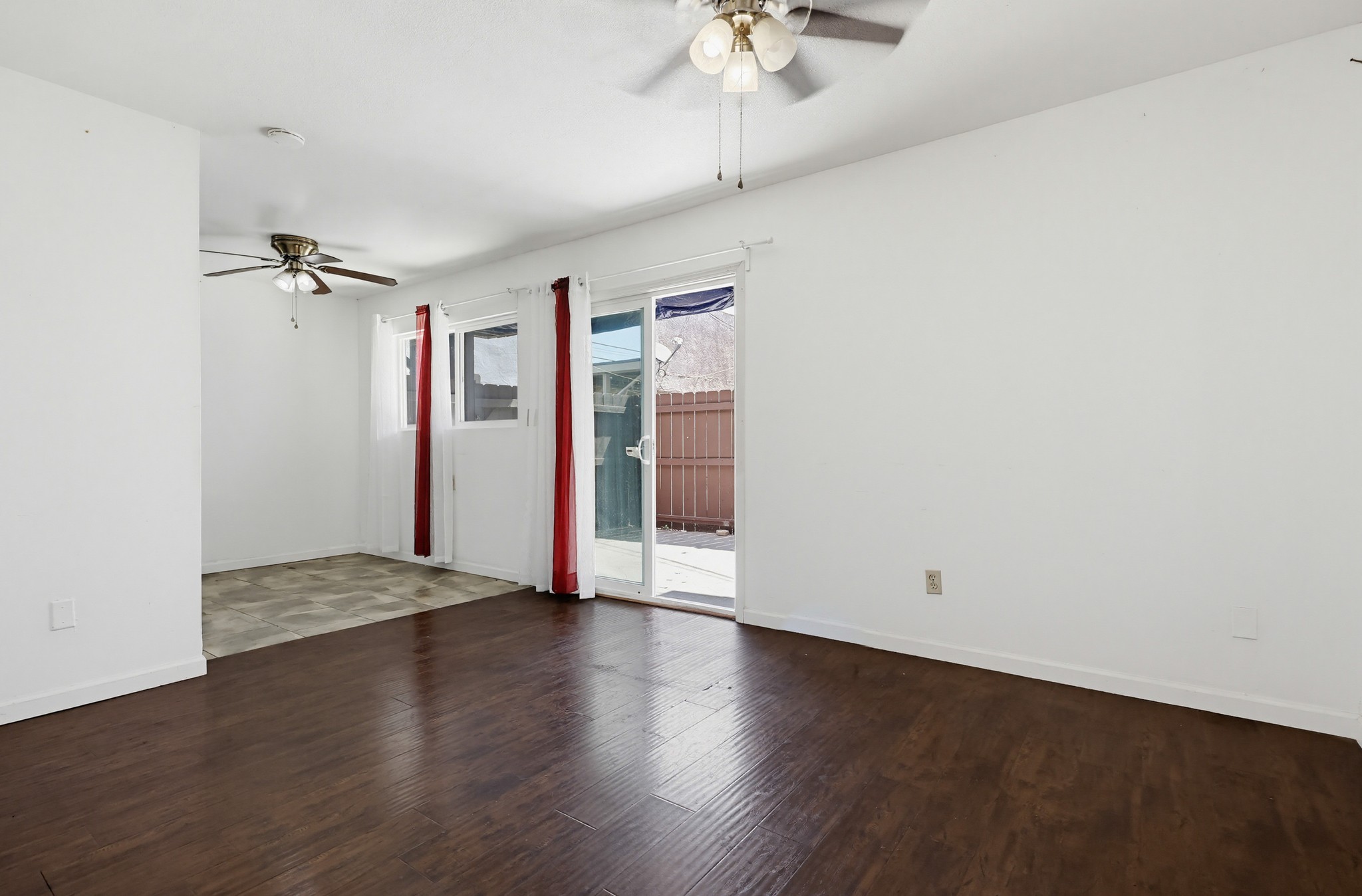 Virtual tour photo 75 of 115 for 8573-79 Glenhaven St