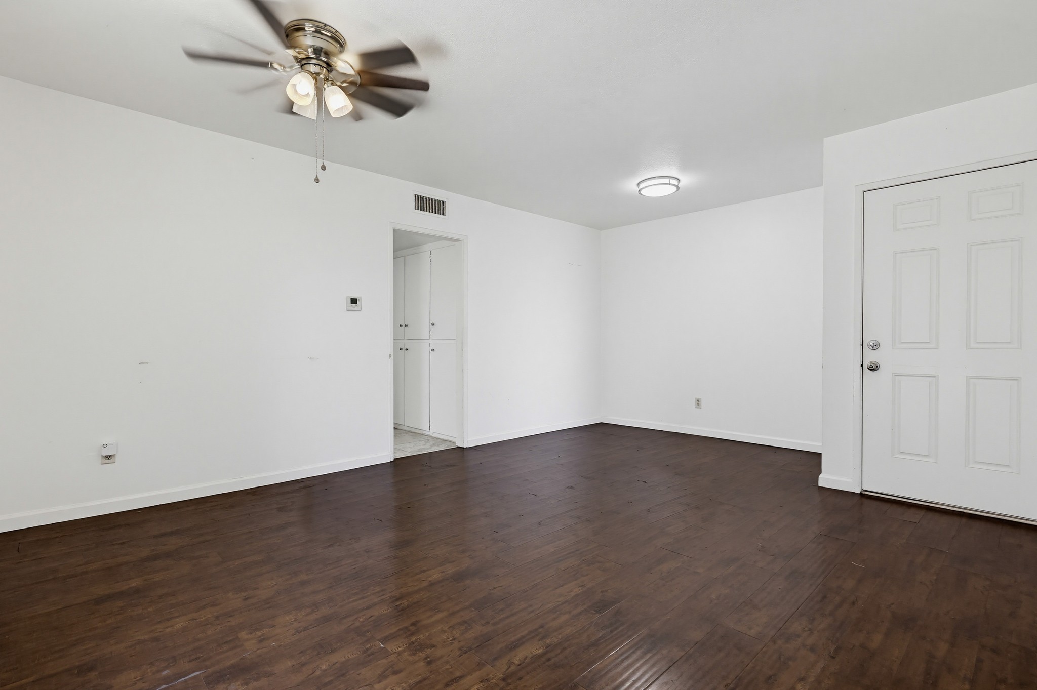 Virtual tour photo 76 of 115 for 8573-79 Glenhaven St