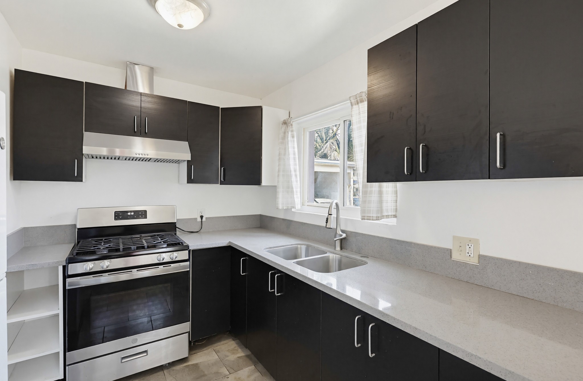 Virtual tour photo 80 of 115 for 8573-79 Glenhaven St