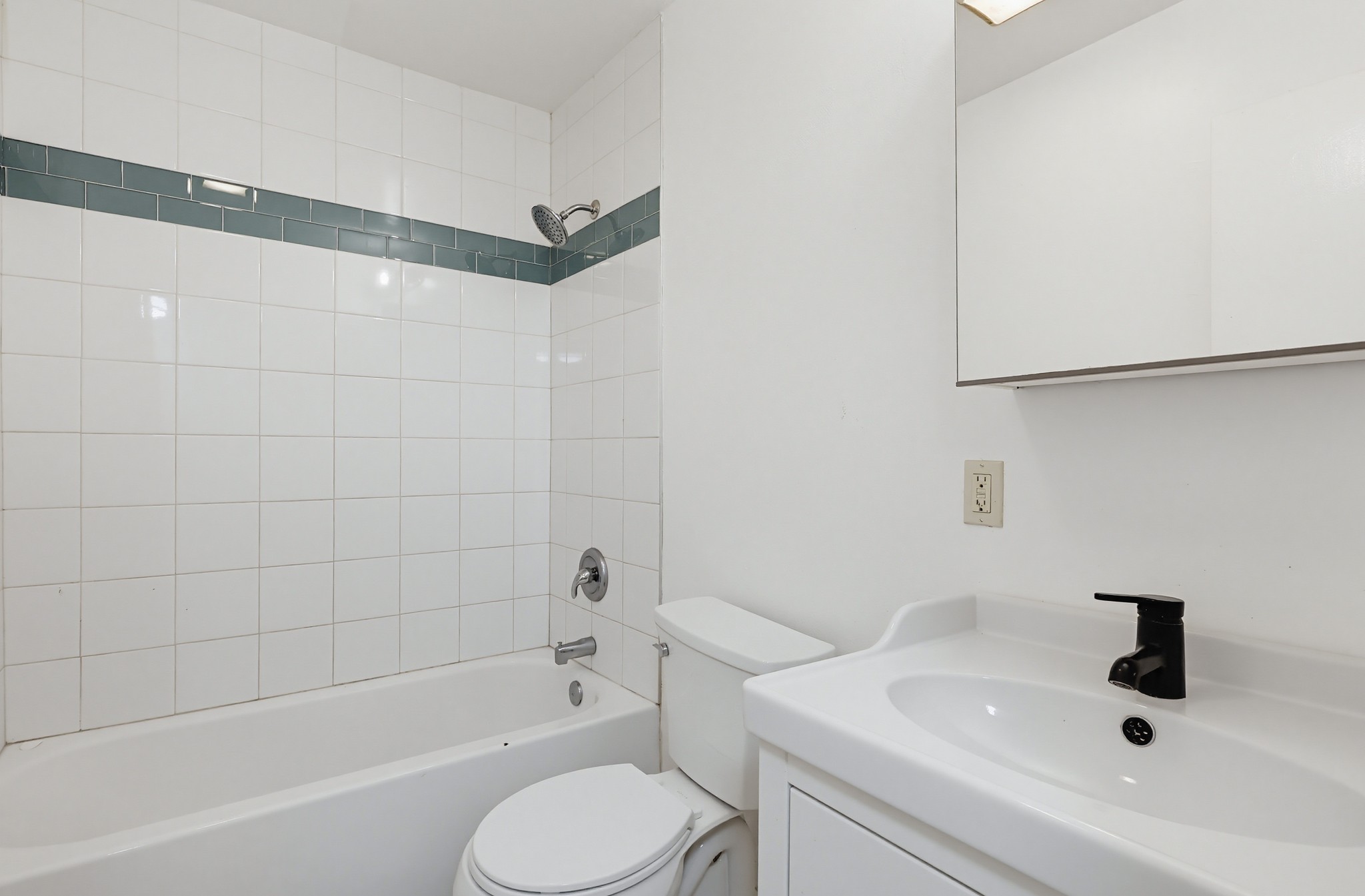 Virtual tour photo 90 of 115 for 8573-79 Glenhaven St