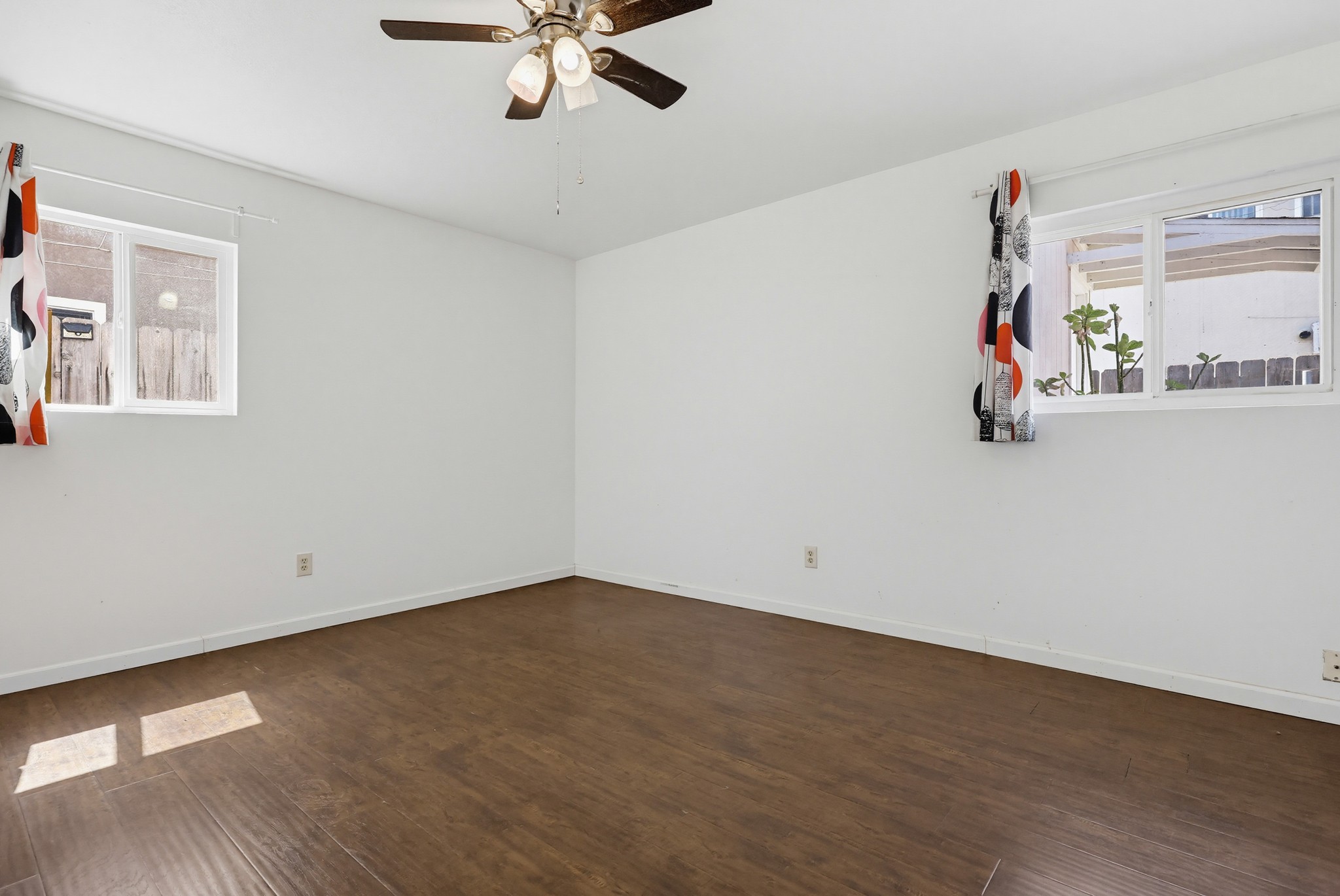 Virtual tour photo 92 of 115 for 8573-79 Glenhaven St