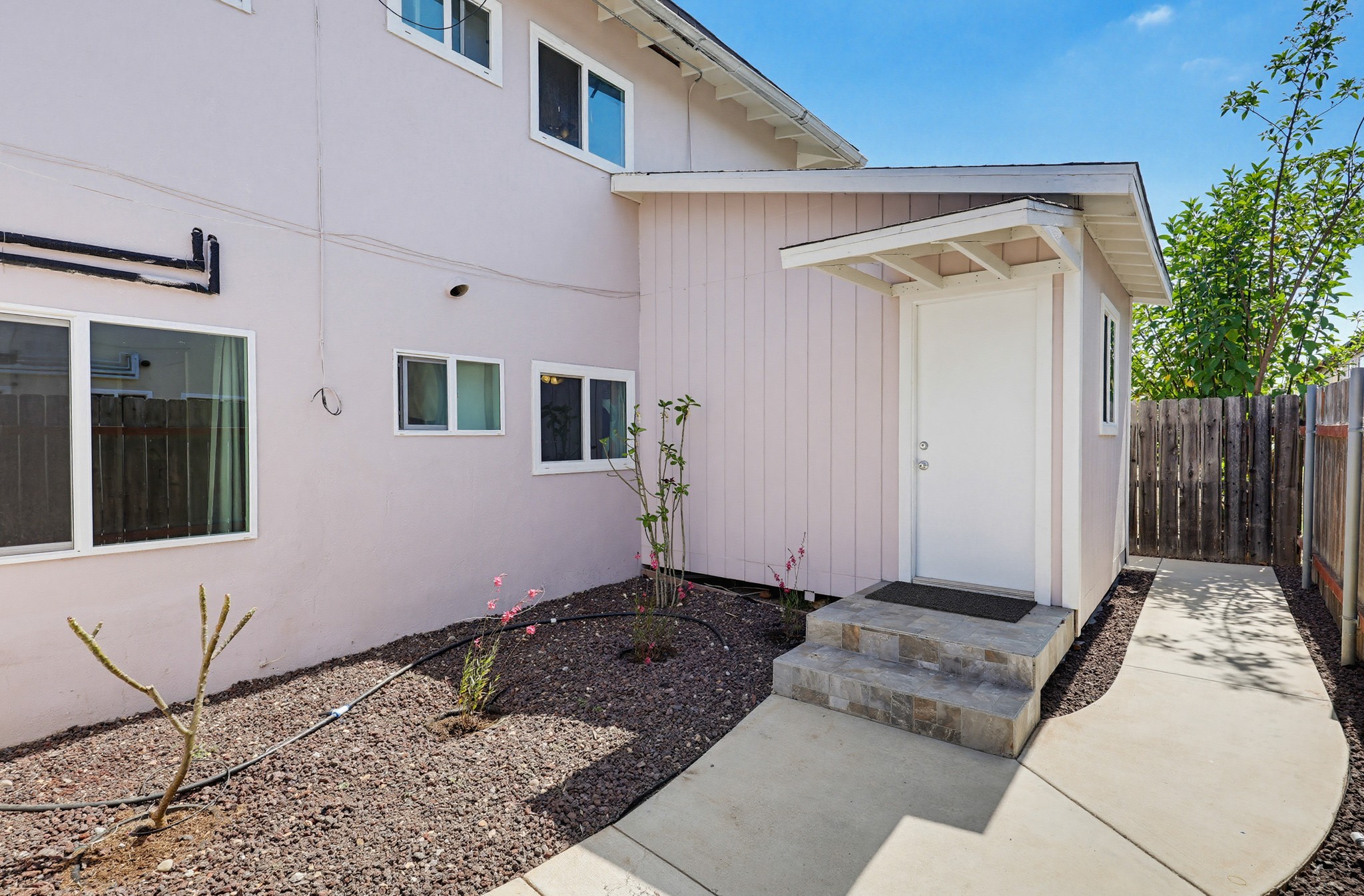 Virtual tour photo 107 of 115 for 8573-79 Glenhaven St