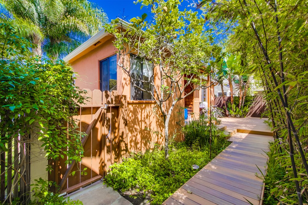 Virtual tour photo 36 of 44 for 859 Beryl Street