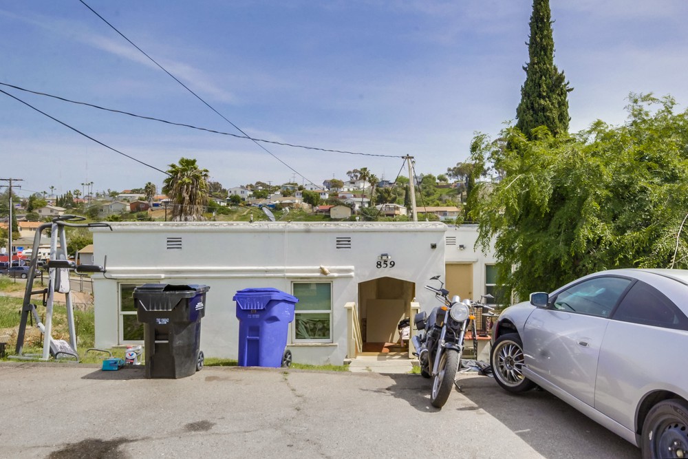 Virtual tour photo 1 of 38 for 859 Euclid Ave