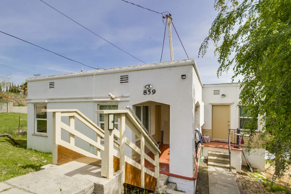 Virtual tour photo 3 of 38 for 859 Euclid Ave