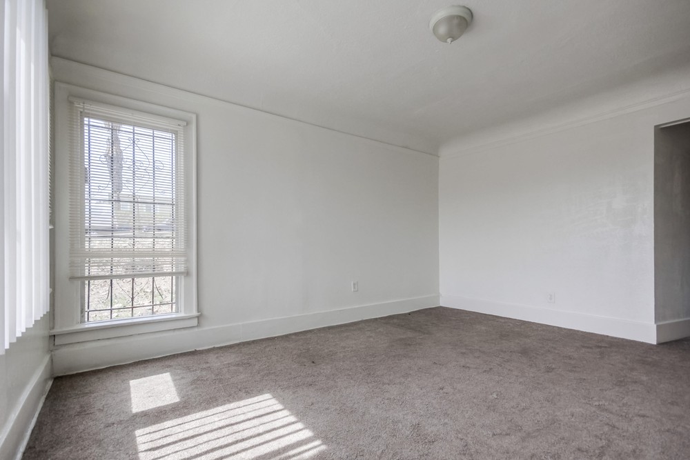 Virtual tour photo 5 of 38 for 859 Euclid Ave