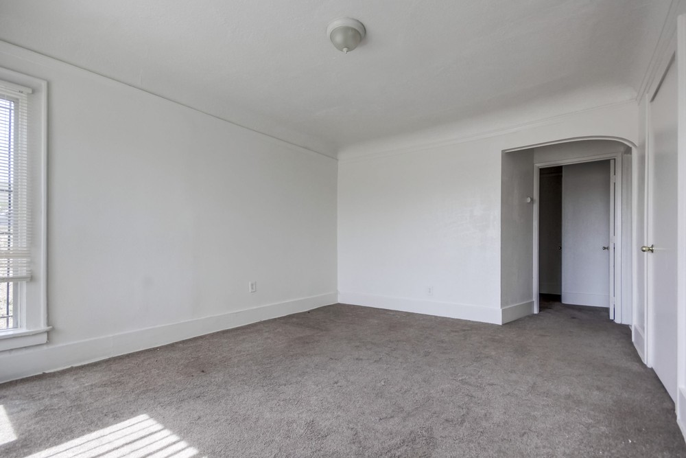 Virtual tour photo 6 of 38 for 859 Euclid Ave