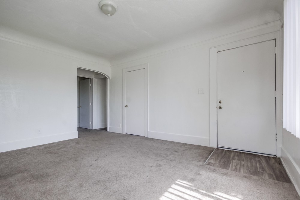 Virtual tour photo 7 of 38 for 859 Euclid Ave