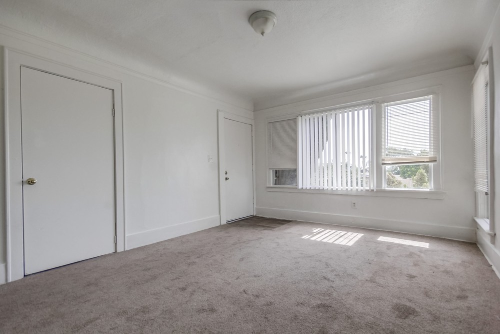 Virtual tour photo 9 of 38 for 859 Euclid Ave