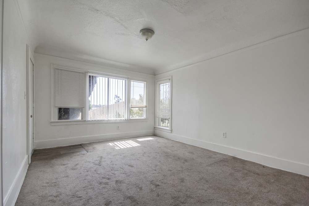 Virtual tour photo 10 of 38 for 859 Euclid Ave