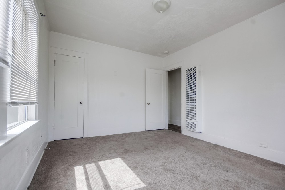 Virtual tour photo 13 of 38 for 859 Euclid Ave