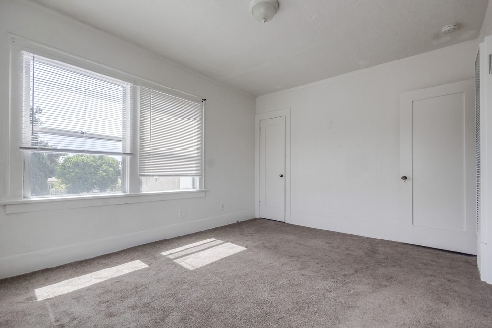 Virtual tour photo 14 of 38 for 859 Euclid Ave