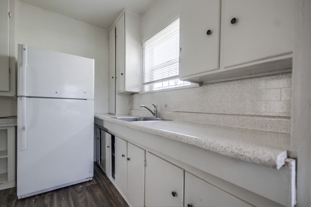 Virtual tour photo 15 of 38 for 859 Euclid Ave