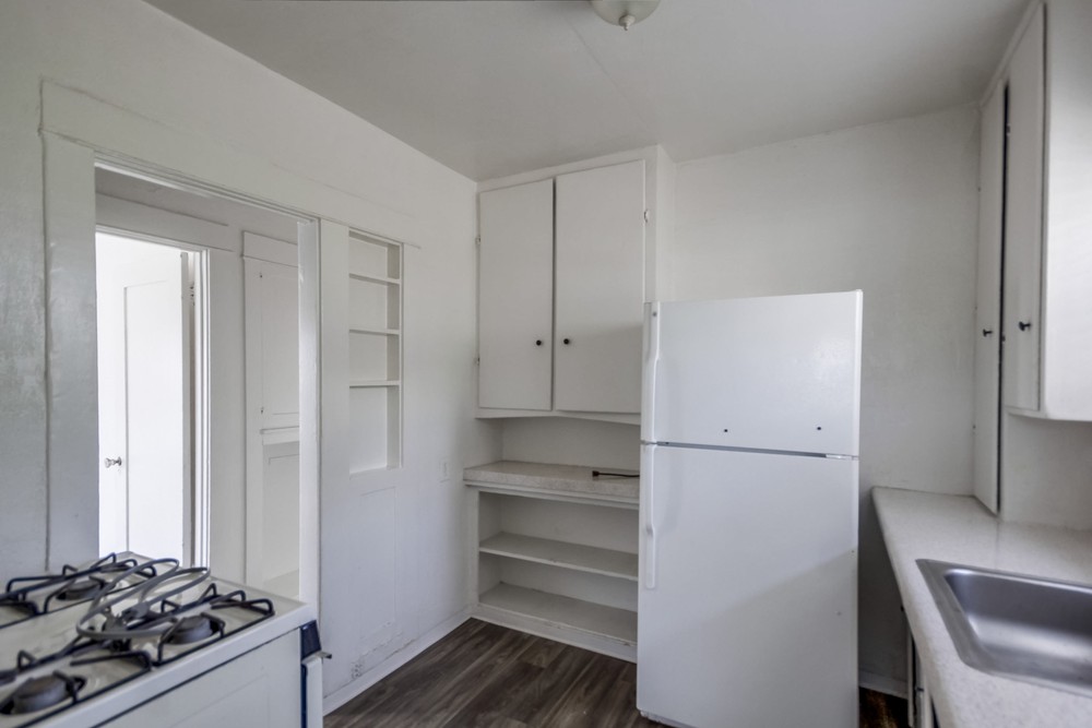 Virtual tour photo 16 of 38 for 859 Euclid Ave
