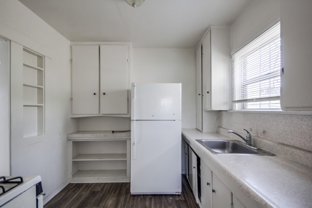 Virtual tour photo 17 of 38 for 859 Euclid Ave