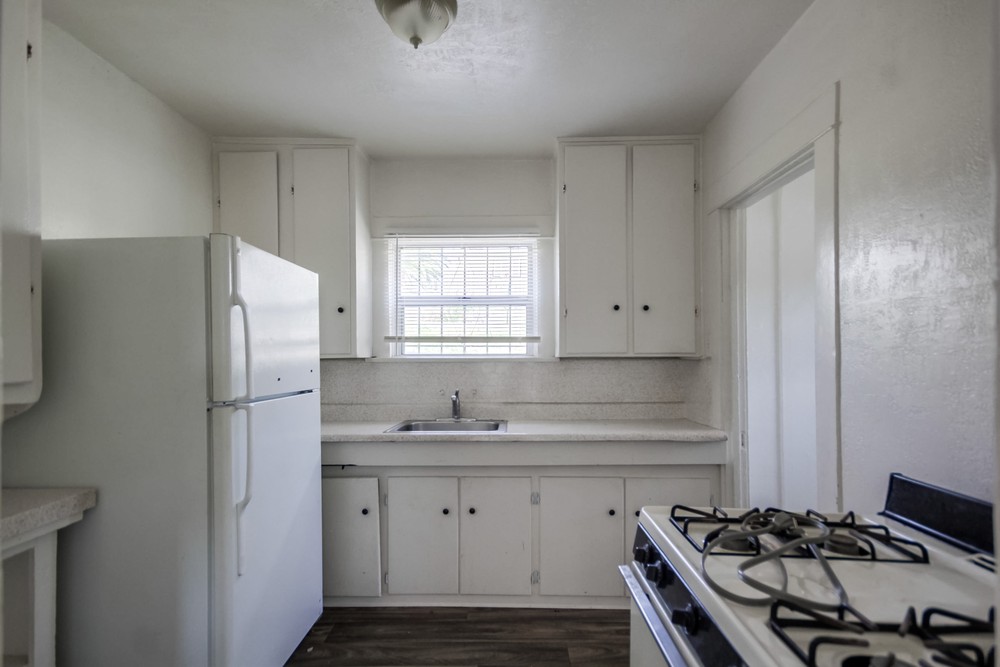 Virtual tour photo 19 of 38 for 859 Euclid Ave