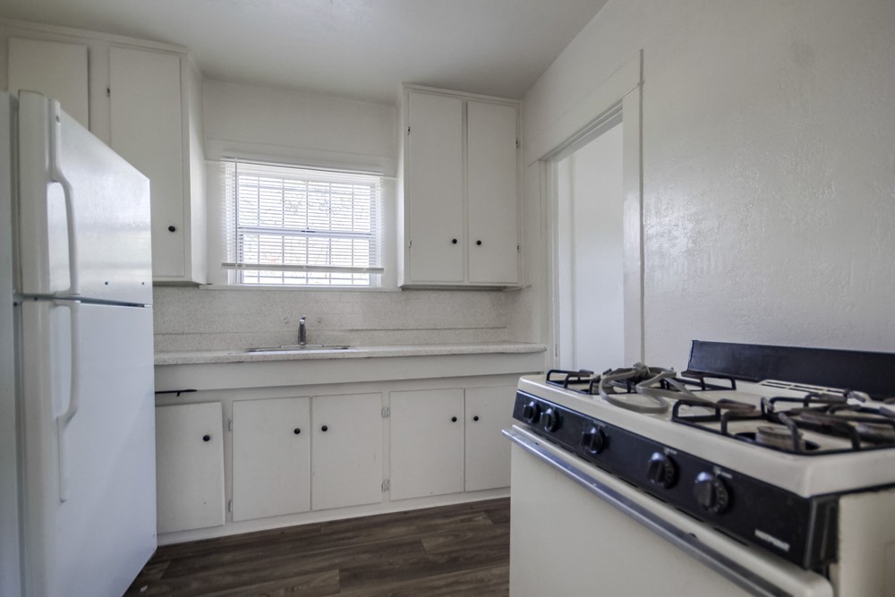 Virtual tour photo 20 of 38 for 859 Euclid Ave