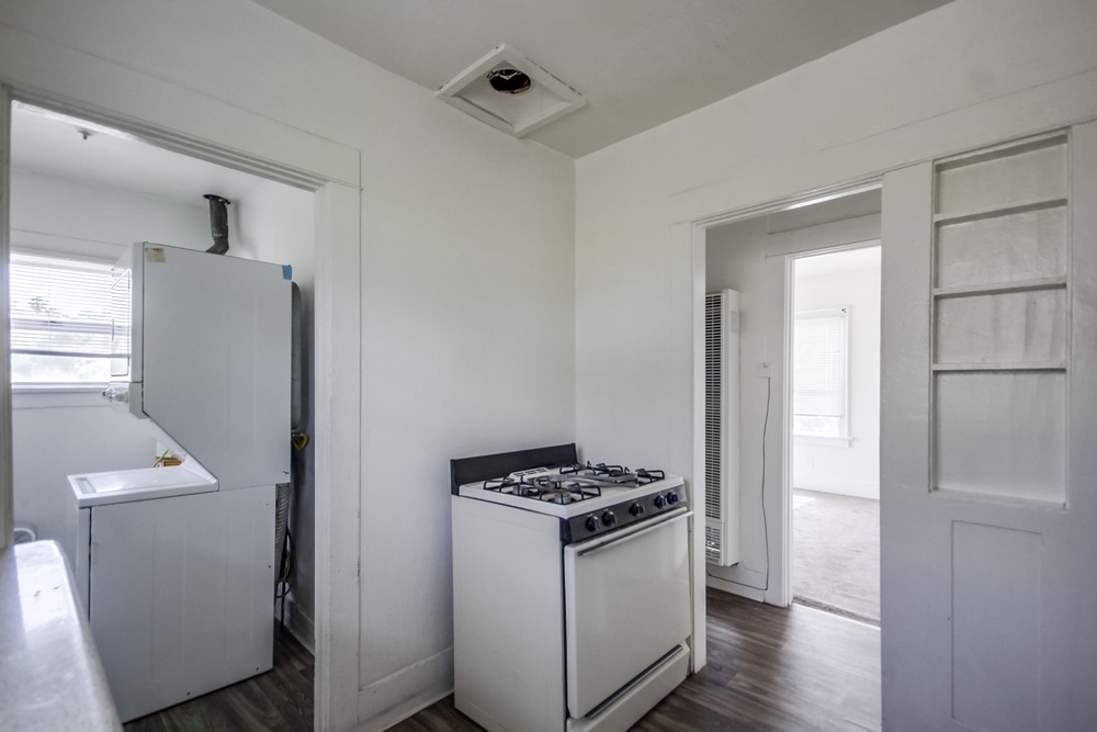 Virtual tour photo 21 of 38 for 859 Euclid Ave