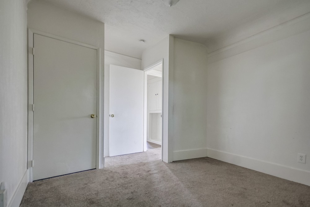 Virtual tour photo 24 of 38 for 859 Euclid Ave