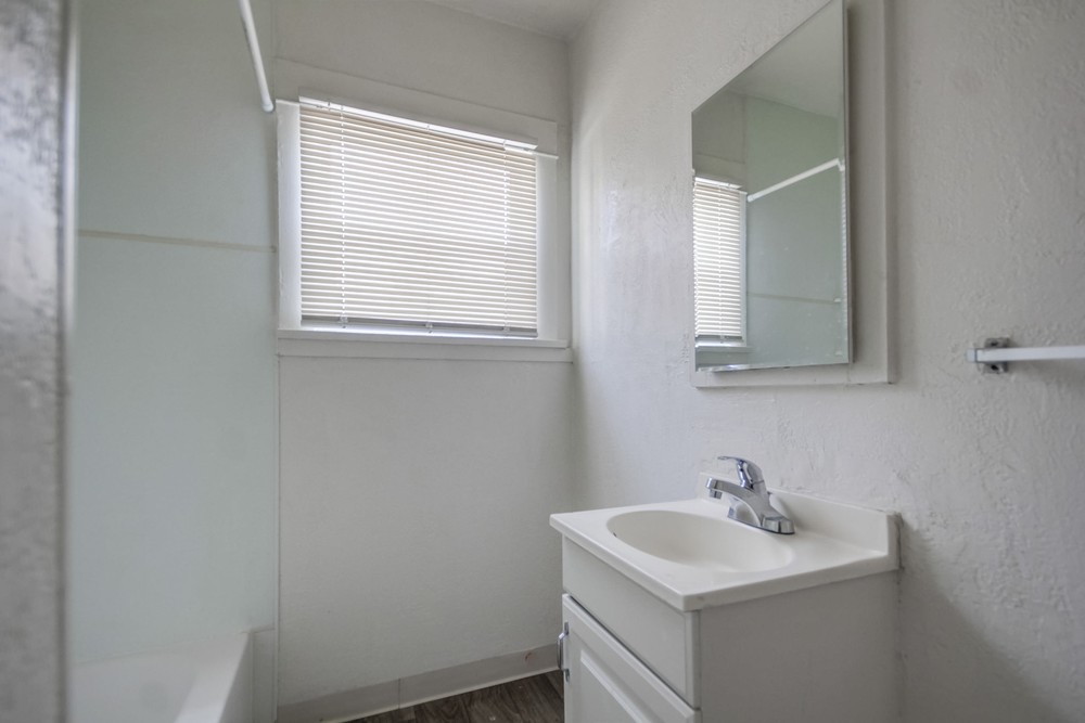 Virtual tour photo 26 of 38 for 859 Euclid Ave