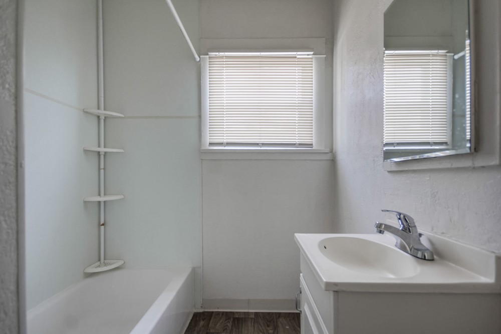 Virtual tour photo 27 of 38 for 859 Euclid Ave