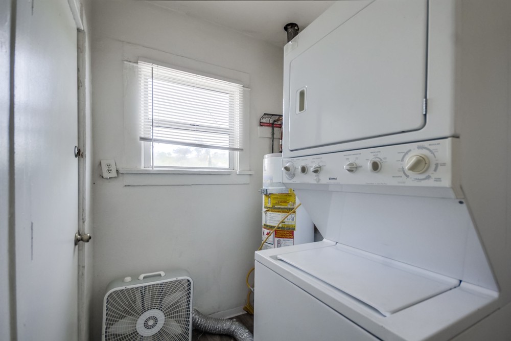 Virtual tour photo 30 of 38 for 859 Euclid Ave