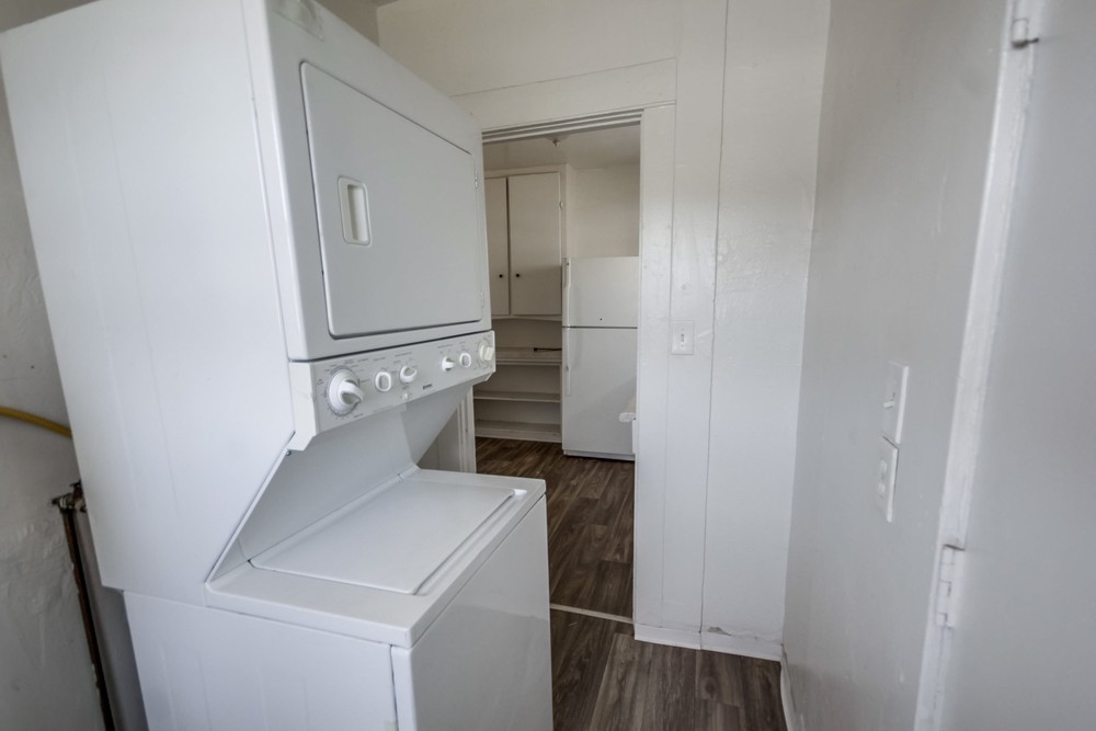 Virtual tour photo 31 of 38 for 859 Euclid Ave