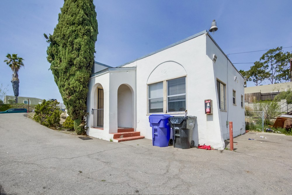 Virtual tour photo 33 of 38 for 859 Euclid Ave