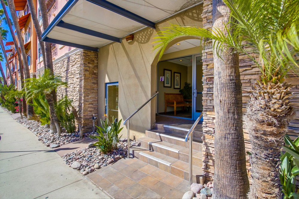 Virtual tour photo 5 of 21 for 860 Turquoise St #128