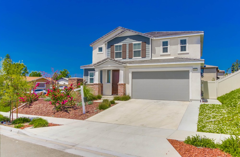 Virtual tour photo 3 of 53 for 8605 Lake Jody Dr