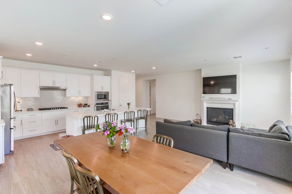 Virtual tour photo 9 of 53 for 8605 Lake Jody Dr
