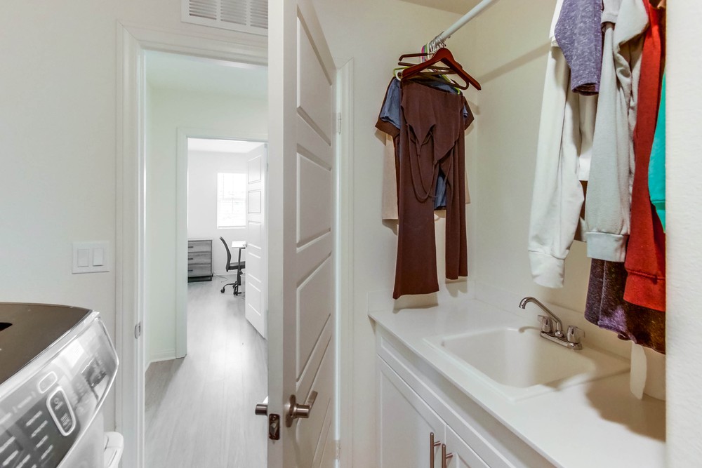 Virtual tour photo 30 of 53 for 8605 Lake Jody Dr