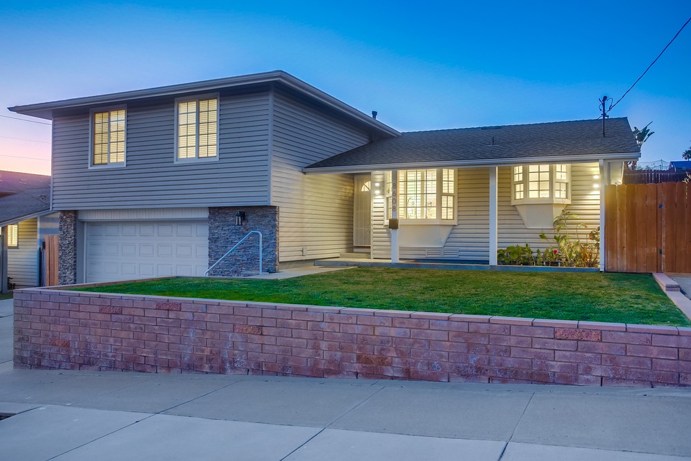 Virtual tour photo 3 of 75 for 8608 Highwood Dr
