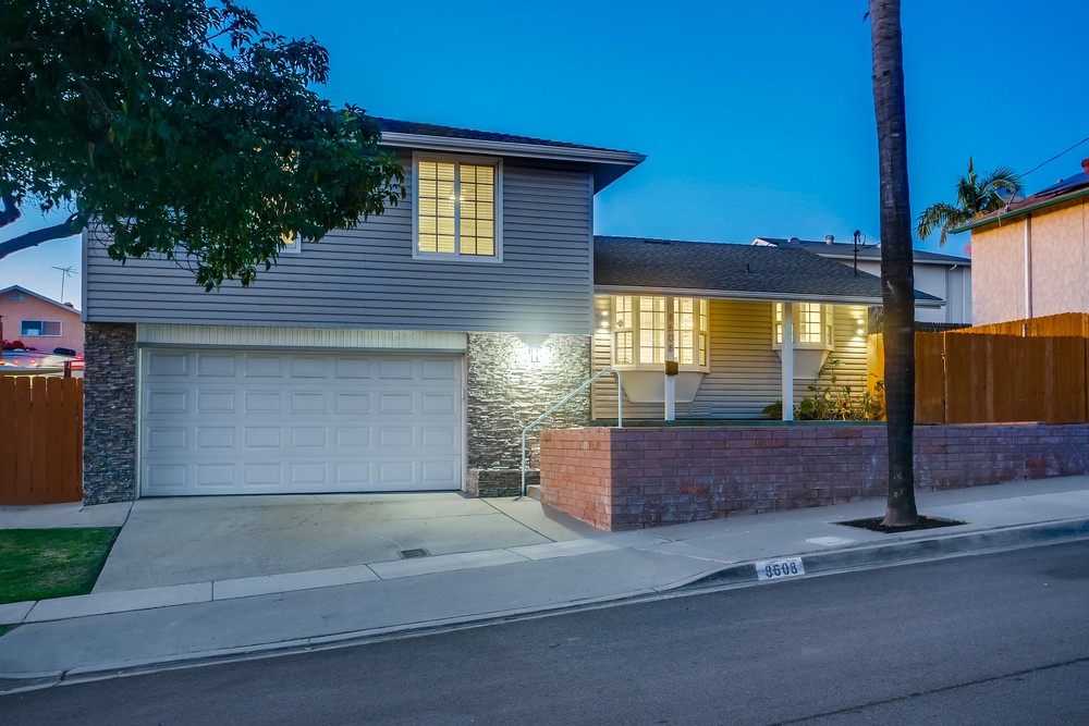 Virtual tour photo 5 of 75 for 8608 Highwood Dr