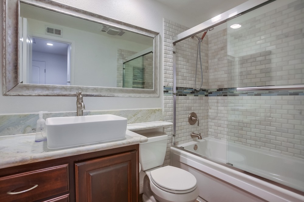 Virtual tour photo 37 of 75 for 8608 Highwood Dr