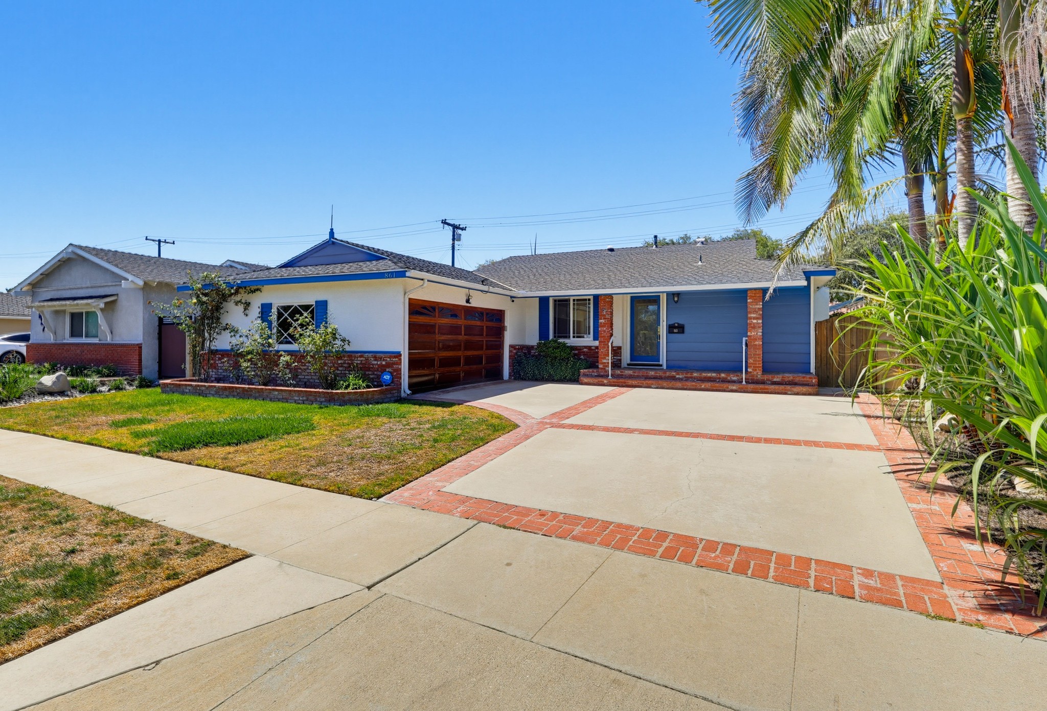 Virtual tour photo 1 of 49 for 861 Roxanne Ave