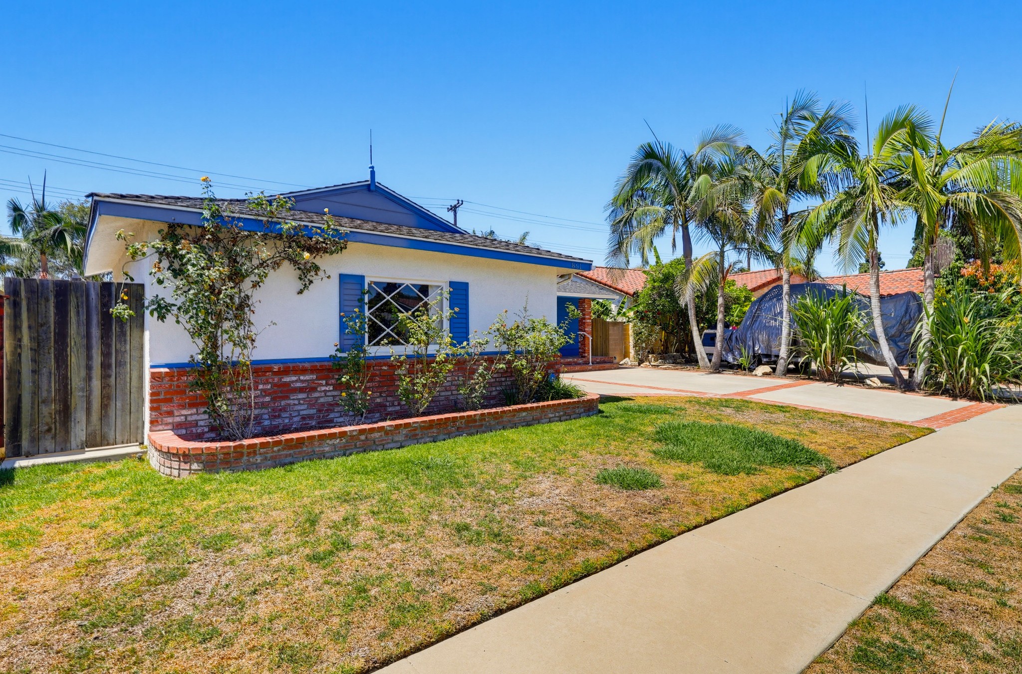 Virtual tour photo 3 of 49 for 861 Roxanne Ave