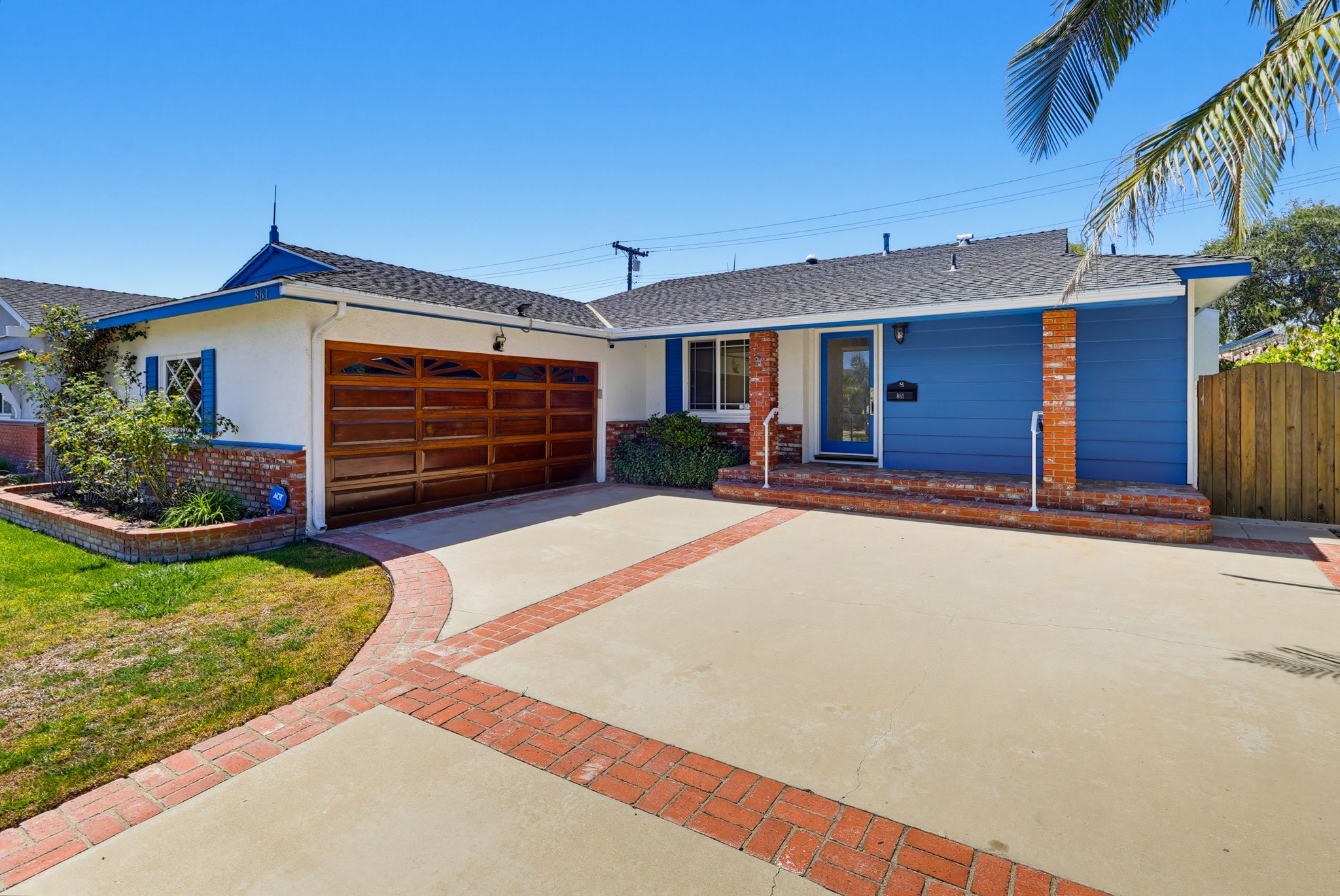 Virtual tour photo 4 of 49 for 861 Roxanne Ave