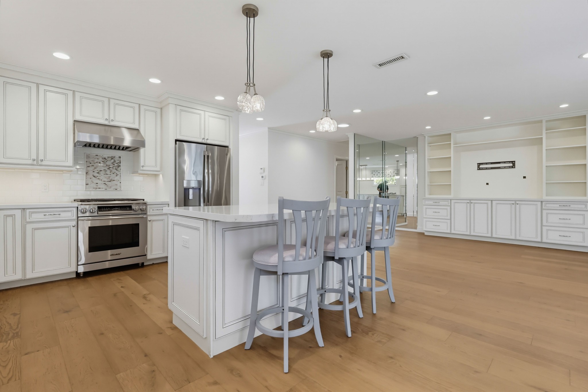 Virtual tour photo 18 of 49 for 861 Roxanne Ave