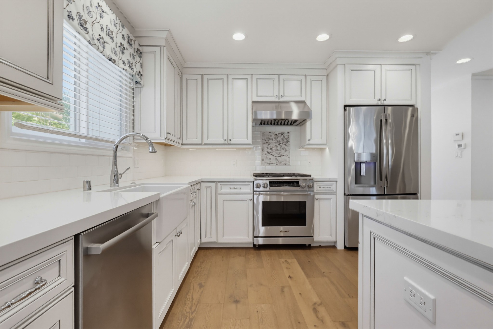 Virtual tour photo 19 of 49 for 861 Roxanne Ave