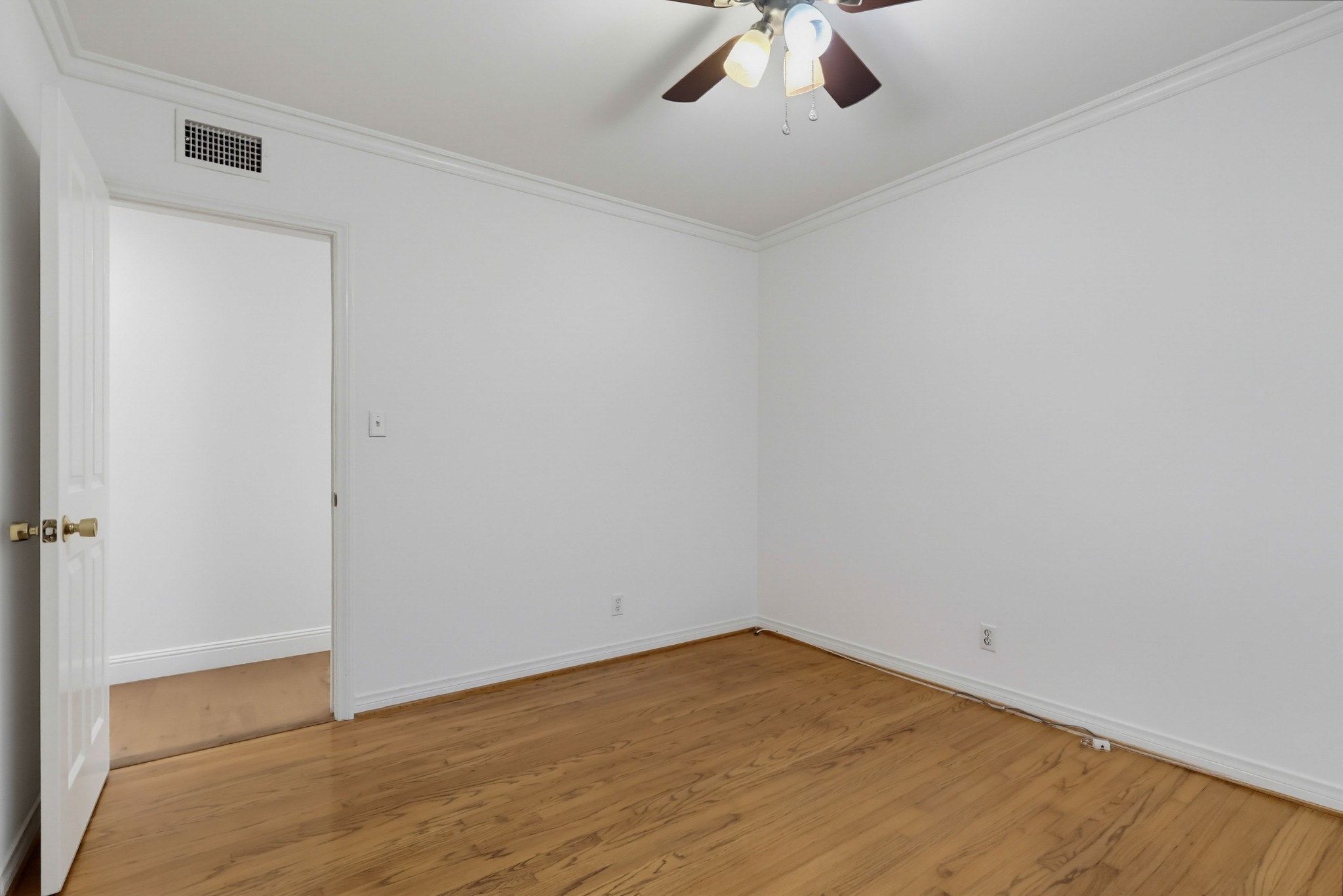 Virtual tour photo 27 of 49 for 861 Roxanne Ave