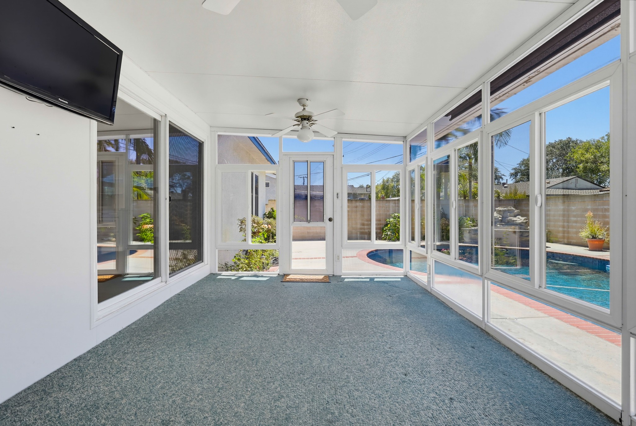 Virtual tour photo 38 of 49 for 861 Roxanne Ave